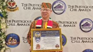 Isaac Mwaura Wins International Leadership Award in Ghana
